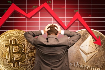 Ліквідації перевищили $900 млн: біткоїн впав нижче за $110 000,…