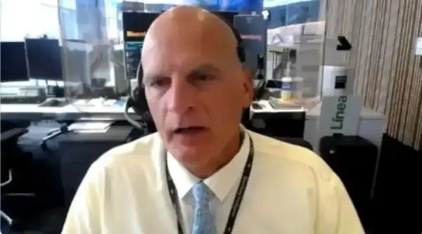 Макглоун попереджає: Біткоїн може обвалитися до $10 000 – аналіз ризику 3