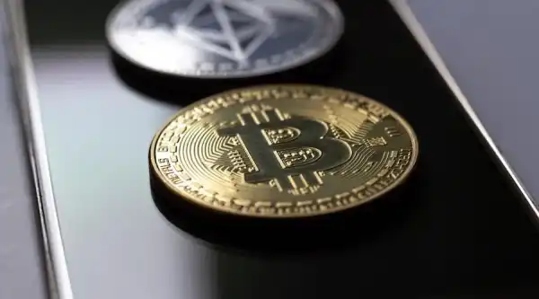Корпорації масово скуповують біткоїни: інвестиції зросли на $46 мільйонів 1