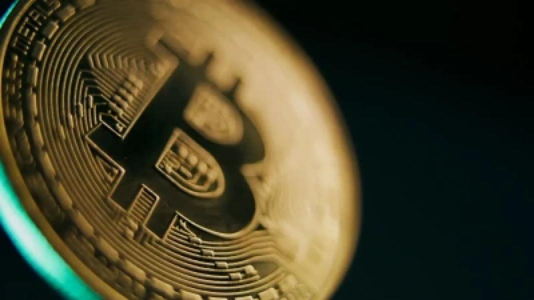 Tether і SoftBank вливають $685M у біткоін-компанію