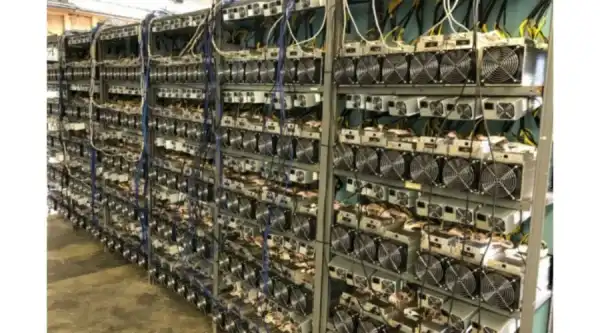 Петербурзькі силовики знищили майнінгові ферми на 2700 пристроїв – Bits…
