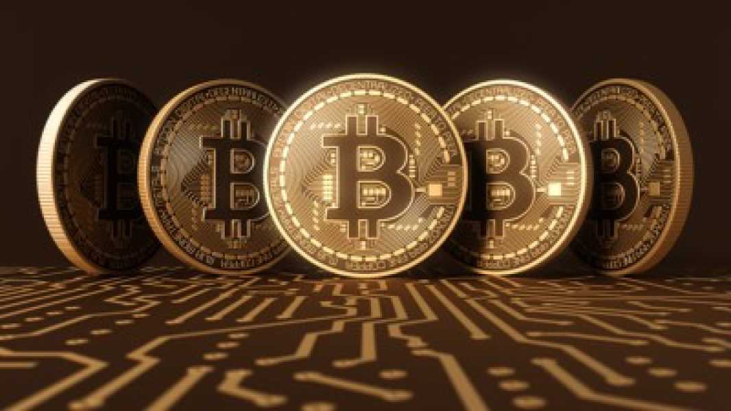 BTC торгується вище $100 000 але настрої змінюються
