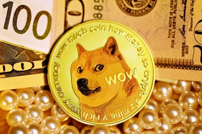 Интерес к Dogecoin растет на фоне слухов о покупке Ливерпуля Маском