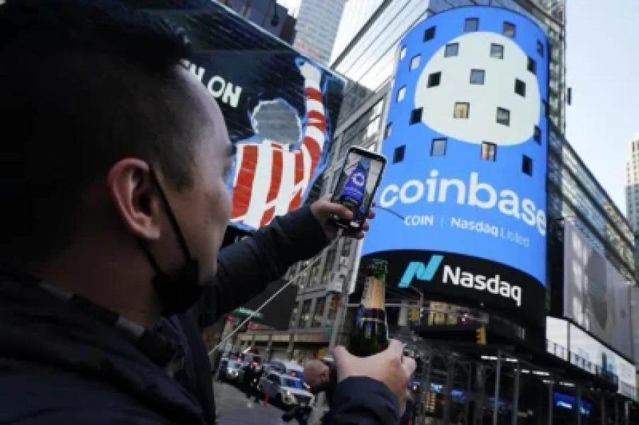 Coinbase увійшла до S&P 500 – крипта бере Уолл-стріт