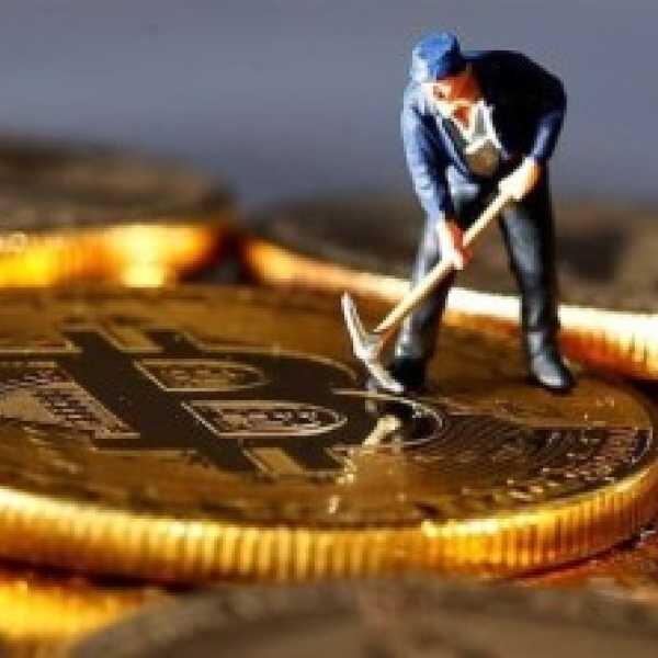 Bitcoin-майнери знижують видобуток через спеку та тарифи